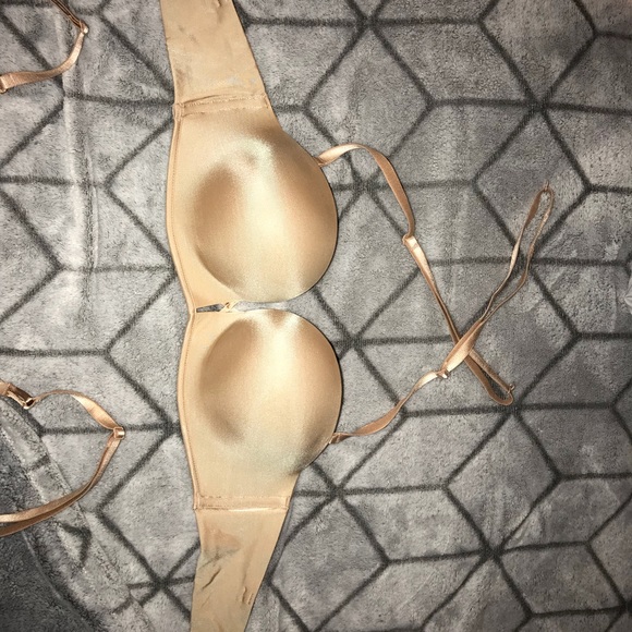 Victoria’s Secret Bombshell Bras 32C - Picture 2 of 3